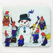 GNOMES BUILD A SNOWMAN mouse pad