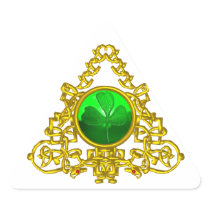 GOLD CELTIC TRIANGLE WITH SHAMROCK