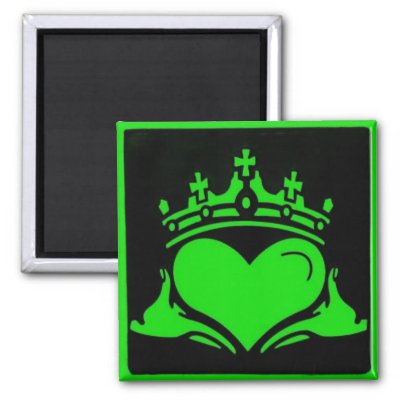 Green black Claddagh heart in hands Irish wedding band square magnet