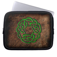 Green enamel celtic knot on geniune leather laptop sleeves