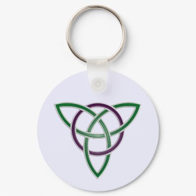 Green Trinity Knot Keychain by FogWeaver