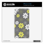 Grey and Yellow Flower Pattern