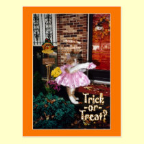 Halloween Trick-or-Treat Kitty Postcard postcards