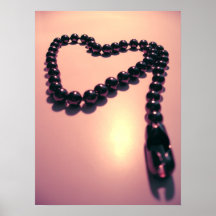 Heart-Shaped Necklace Print