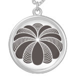 Helmet shellfish necklace