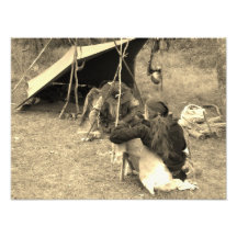Hombres de la montaña en el campo fotos