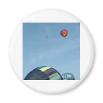 Hot air balloons, with parachute magnets