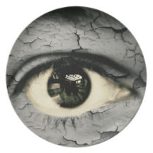 Human eye serrounded by Peeling skin Party Plate