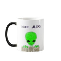 I See Aliens magic mug