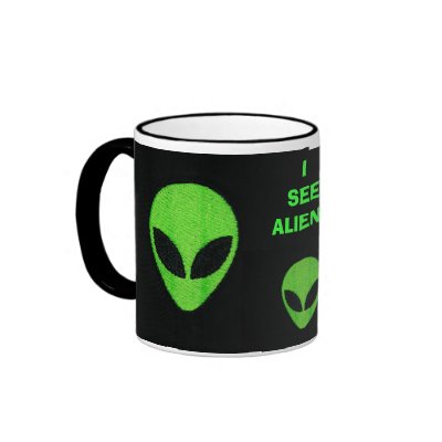 I SEE ALIENS MUG by minx267