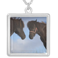 Icelandic horses facing each other pendants