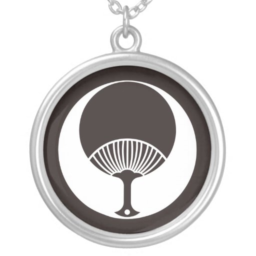 In circle one round fan necklaces