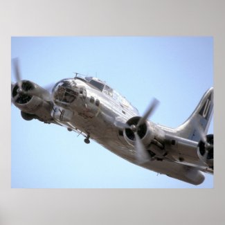 In On A Run -B17 Flying Fortress Poster