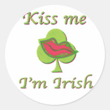 irish.clover.kissme round sticker