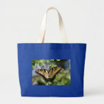 Juan 8 con mariposa tote bag