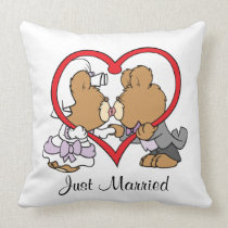 kiss the bride groom just married teddy bears