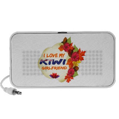 Kiwi Girlfriend designs iPod Speaker
