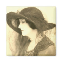 LADY IN BLACK HAT MAGNET
