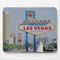 Las Vegas Wedding Mousepad, Bride dragging Groom