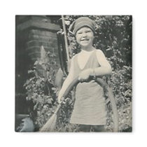 little girl with hose magnets