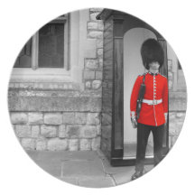 London Soldier Parade Party Plates
