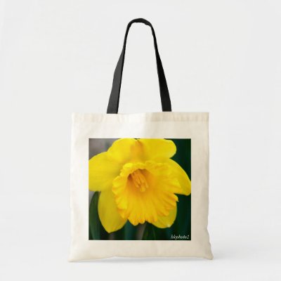 Yellow Tote  on Lone Yellow Daffodil Tote Bags From Zazzle Com