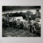 Los infantes de marina de WWII descargan fuentes e Posters