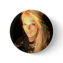 Lotti B Dark Button