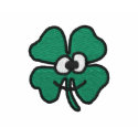 Amor do irlandês em sua luva camisetas bordadas