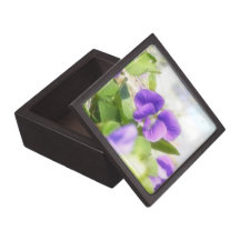 Lovely Spring Violet Premium Jewelry Box