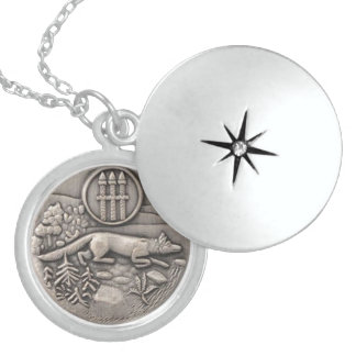 LUCKY CHARM ANTIQUE SILVER WOLF PENDANT