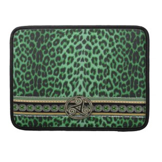 Luxurious Leopard Sleeve in Celtic Kelly Green MacBook Pro Sleeves