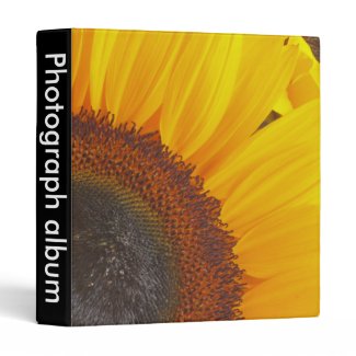 Macro Sunflower binder