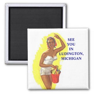 Magnet ~ RETRO Stylish Swimsuit Lady At The Beach magnet