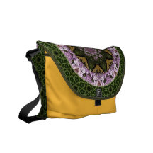 Mandala del diseño de la mariposa bolsa de mensajería