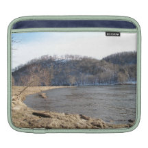 MANGA DE IPAD CON EL RÍO DE LA MONTAÑA