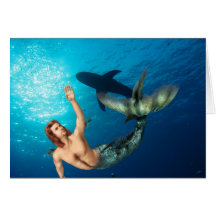 Merman con las tarjetas de felicitación del tiburó