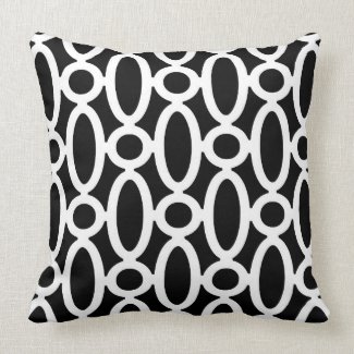 Modern Oval Links Pattern in Black and White Pillow