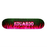 Monopatín rosado de Skatersollie del fuego de Edua