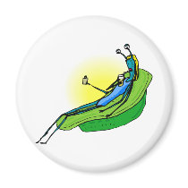 Mother Alien lounging Magnet