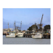 Muelles de los embarcaderos de los barcos de pesca tarjeta postal