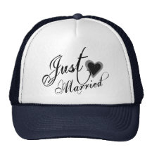 Naughy Grunge Script - Just Married Heart Black Hat