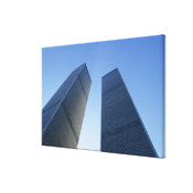 New York, USA. View up at twin towers of the Canvas Print