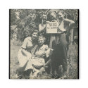 No dumping sign with 5 ladies magnets