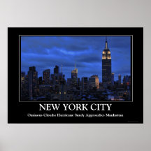 Nubes siniestras: El huracán Sandy se acerca a NYC Posters
