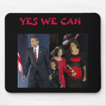 Obama holding hands with Famly, YES WE CAN mousepads