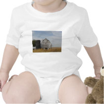 OLD BARN t-shirts by MAPASUE OLD BARN t-shirts