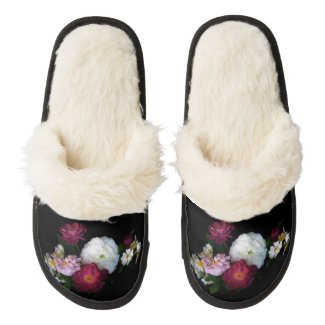 Old Fashioned Roses Pair of Fuzzy Slippers