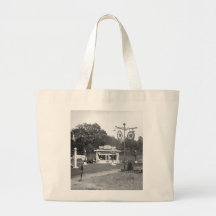 Old gas station, 1925 canvas bag