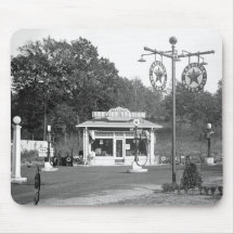 Old gas station, 1925 mousepads